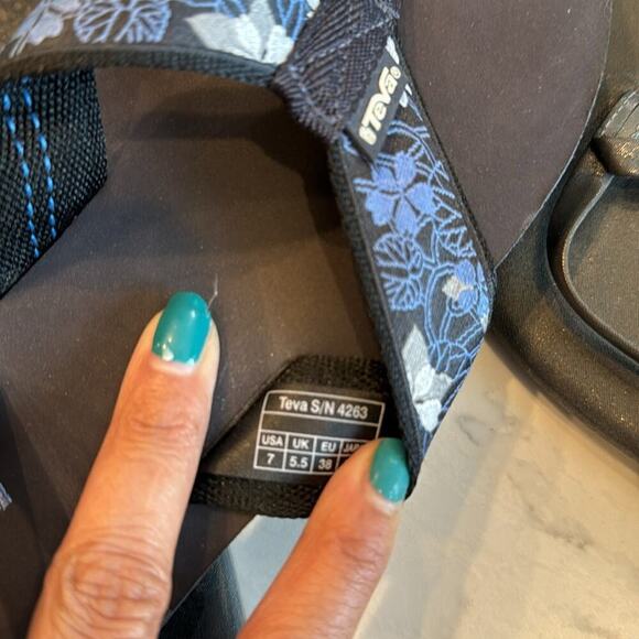 Teva Mush Mandalyn Sandal Black Blue Floral Comfort FlipFlop thick sole size 7 - Picture 8 of 8